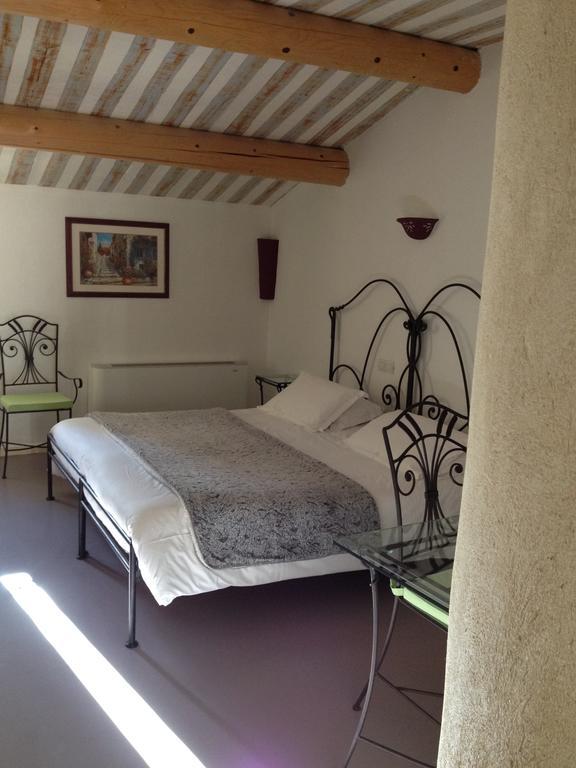 Hôtel Lou Caleù restaurant le Rocher des Abeilles Saint-Martin-de-Castillon Quarto foto